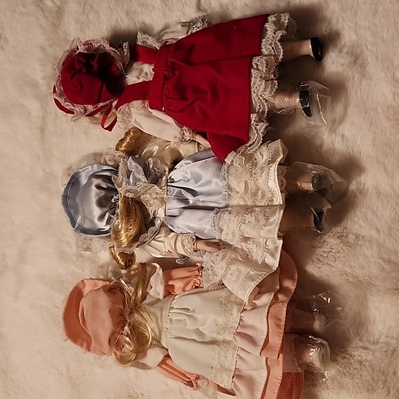 PORCELAIN COLLECTOR 🪆 DOLLS  SET OF 3. - Picture 8 of 8